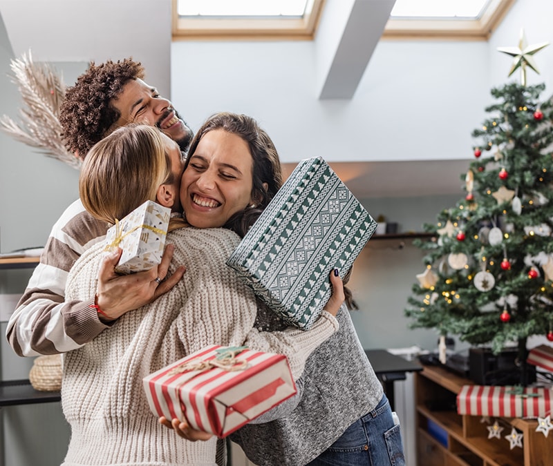 Don’t get Scrooged—9 Holiday shopping scams to avoid