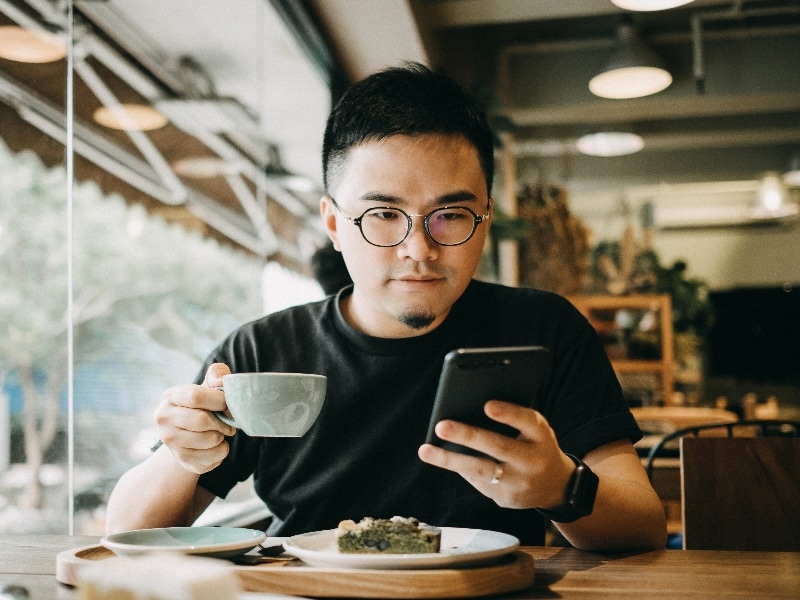 How to spot fake social media profiles like a pro